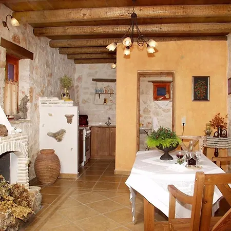 Revera Traditional Stone Villas, & * Keri