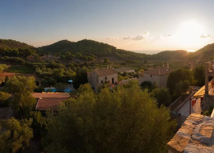 Revera Traditional Stone Villas, & *