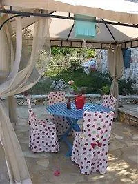 Revera Traditional Stone Villas, Apartments&studios *