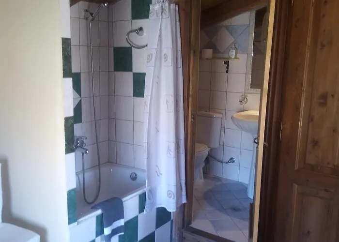 Villa Revera Traditional Stone Villas, & Keri