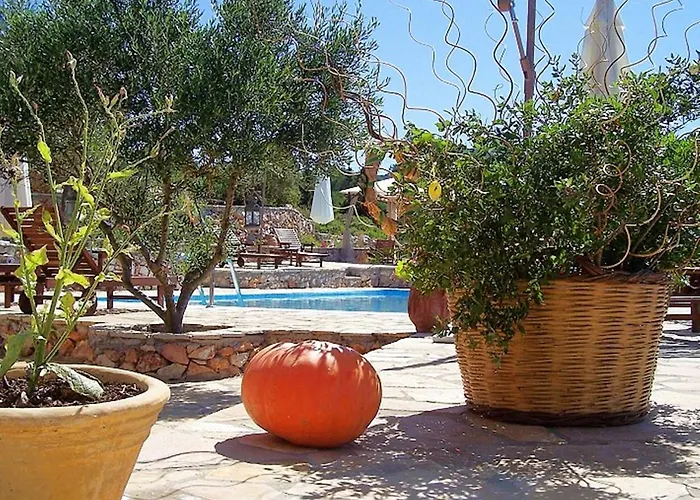 Villa Revera Traditional Stone Villas, & Keri