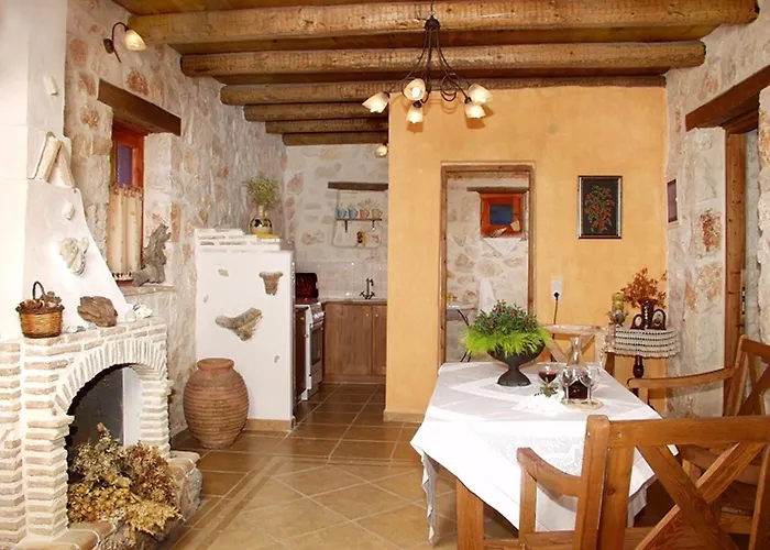 Revera Traditional Stone Villas, & * Keri